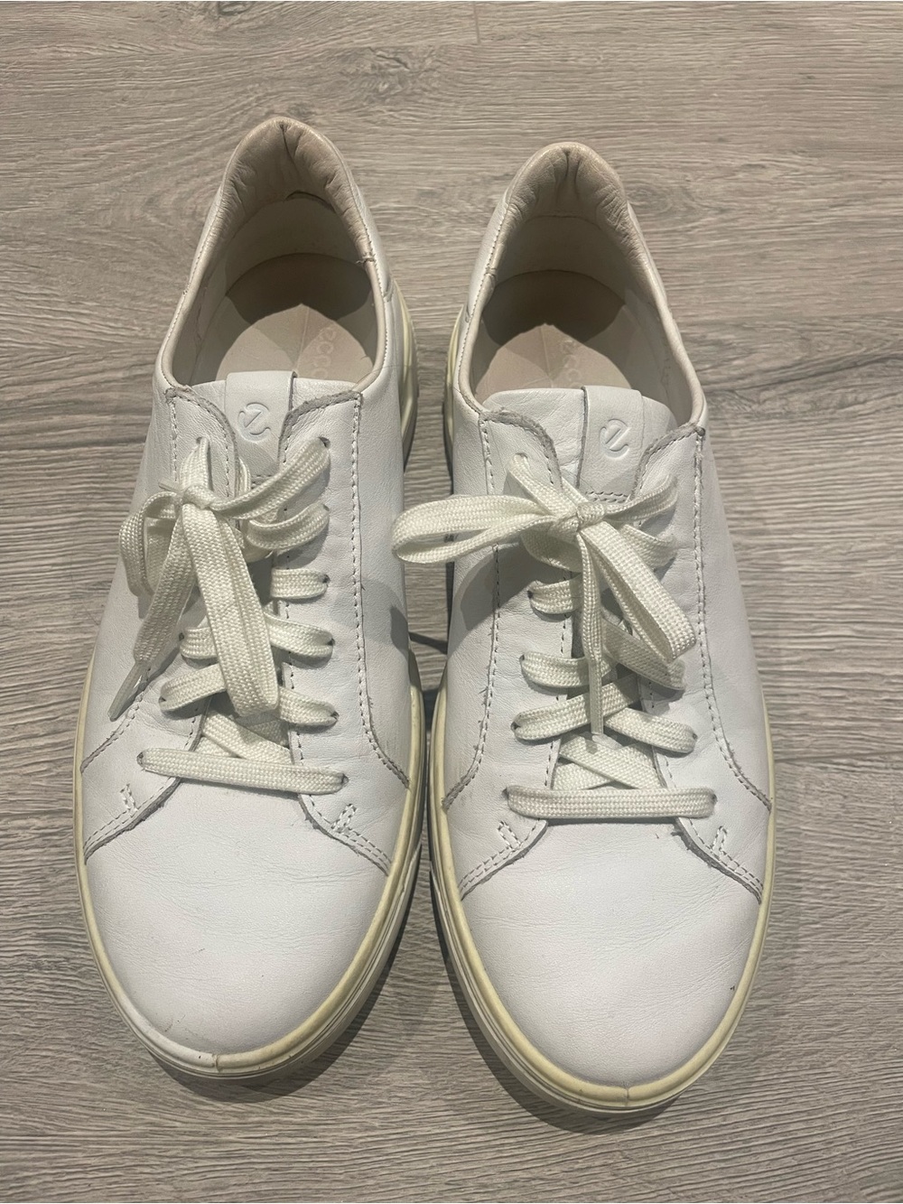 ECCO White Leather Women’s Casual Sneakers - Minimal Design